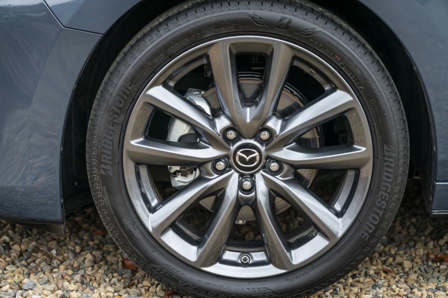 Колеса Mazda3 Skyactiv-G GT Sport Hatchback 2019 года  (UK) (фото 52 из 83)